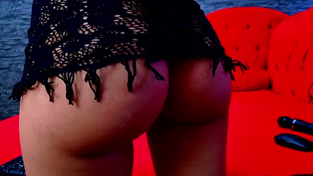 SelenaNoir online show from 11/12/25, 06:03