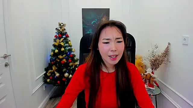 AnnaReyla online show from 12/14/25, 07:51