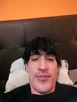 Snapshot of moutt99 chatting on 01/15/25, 08:48 moutt99 online show from 01/15/25, 08:48