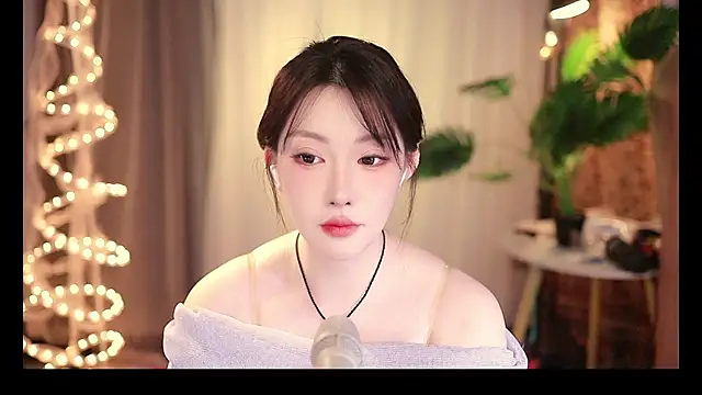 Snapshot of Dou-Dou-er chatting on 03/02/25, 03:59 Dou-Dou-er online show from 03/02/25, 03:59