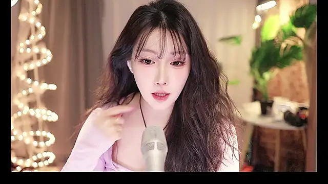 Snapshot of Dou-Dou-er chatting on 03/03/25, 11:11 Dou-Dou-er online show from 03/03/25, 11:11