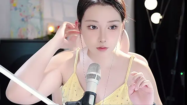 Snapshot of Dou-Dou-er chatting on 09/10/25, 02:55 Dou-Dou-er online show from 09/10/25, 02:55