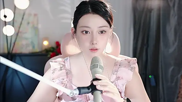 Dou-Dou-er online show from 09/20/25, 08:26