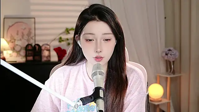 Snapshot of Dou-Dou-er chatting on 10/15/25, 01:11 Dou-Dou-er online show from 10/15/25, 01:11