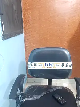 Snapshot of Divya-2007 chatting on 02/04/25, 07:51 Divya-2007 online show from 02/04/25, 07:51