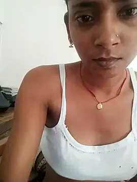 Snapshot of Divya-2007 chatting on 09/29/25, 01:55 Divya-2007 online show from 09/29/25, 01:55