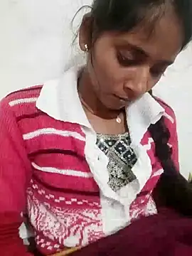 Snapshot of Divya-2007 chatting on 12/18/25, 01:39 Divya-2007 online show from 12/18/25, 01:39