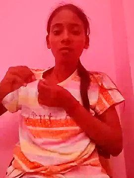 Snapshot of Divya-2007 chatting on 06/12/26, 07:40 Divya-2007 online show from 06/12/26, 07:40