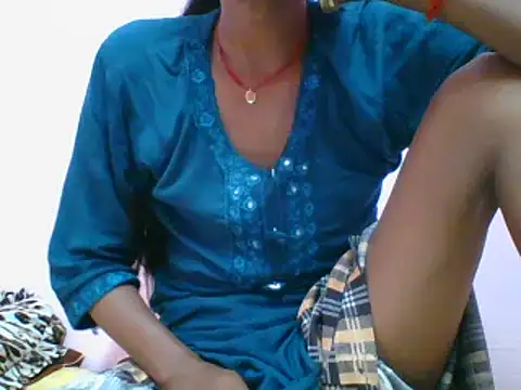 Snapshot of Divya-2007 chatting on 07/08/26, 03:16 Divya-2007 online show from 07/08/26, 03:16