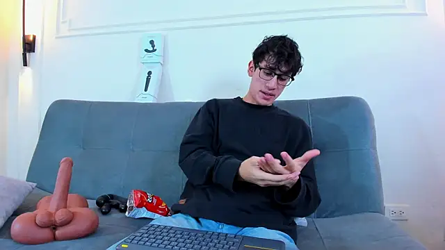 Cum hunters online show from 12/14/25, 03:12