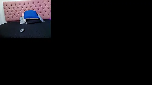 Auroraa miller online show from 09/28/25, 11:59