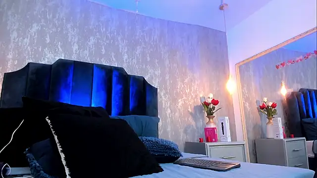 Isis ariany  online show from 11/04/25, 12:37