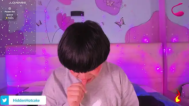 Snapshot of dalmonn_lennoxx chatting on 11/19/25, 12:05 dalmonn lennoxx online show from 11/19/25, 12:05