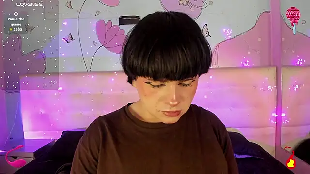 Snapshot of dalmonn_lennoxx chatting on 11/25/25, 02:28 dalmonn lennoxx online show from 11/25/25, 02:28