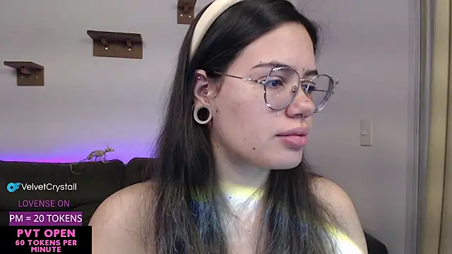 crystalll room online show from 10/01/25, 05:57