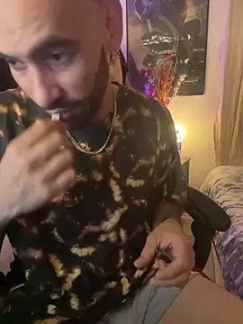 Snapshot of darkdesire_01 chatting on 01/21/25, 01:50 darkdesire 01 online show from 01/21/25, 01:50