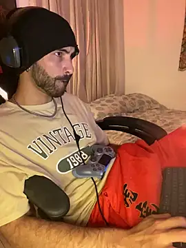 Snapshot of darkdesire_01 chatting on 01/24/25, 02:39 darkdesire 01 online show from 01/24/25, 02:39