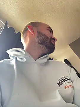 Snapshot of darkdesire_01 chatting on 01/27/25, 01:30 darkdesire 01 online show from 01/27/25, 01:30