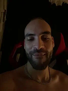 Snapshot of darkdesire_01 chatting on 02/01/25, 03:41 darkdesire 01 online show from 02/01/25, 03:41