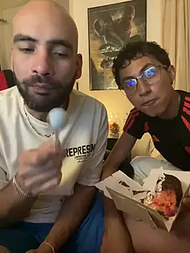 Snapshot of darkdesire_01 chatting on 02/08/25, 01:22 darkdesire 01 online show from 02/08/25, 01:22