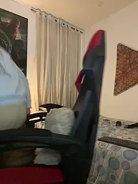 Snapshot of darkdesire_01 chatting on 02/14/25, 01:13 darkdesire 01 online show from 02/14/25, 01:13