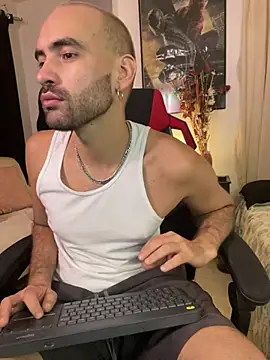 Snapshot of darkdesire_01 chatting on 03/08/25, 12:11 darkdesire 01 online show from 03/08/25, 12:11