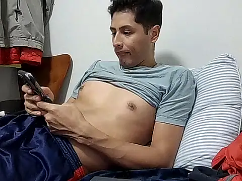 Snapshot of PerroDemonioHot chatting on 10/19/25, 03:18 PerroDemonioHot online show from 10/19/25, 03:18