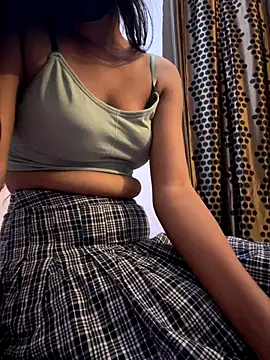 Charlieangel01 online show from 11/05/25, 01:33