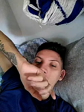 welitonzz28 online show from 05/15/26, 01:07