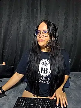 Snapshot of katrina29 chatting on 12/16/25, 12:48 katrina29 online show from 12/16/25, 12:48