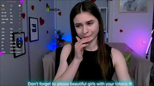 flora ri online show from 03/11/25, 04:29