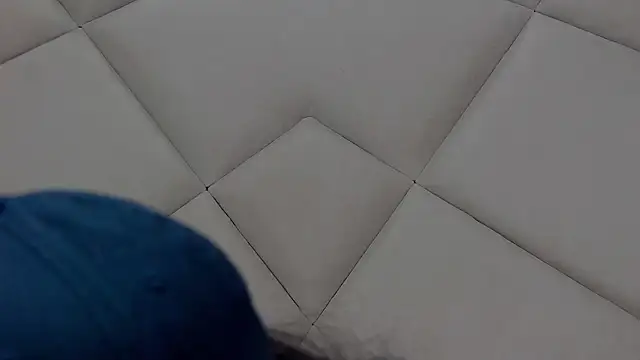 Snapshot of ChloeFrost chatting on 09/12/25, 04:23 ChloeFrost online show from 09/12/25, 04:23