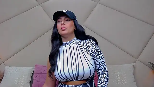 Snapshot of ChloeFrost chatting on 09/24/25, 05:00 ChloeFrost online show from 09/24/25, 05:00