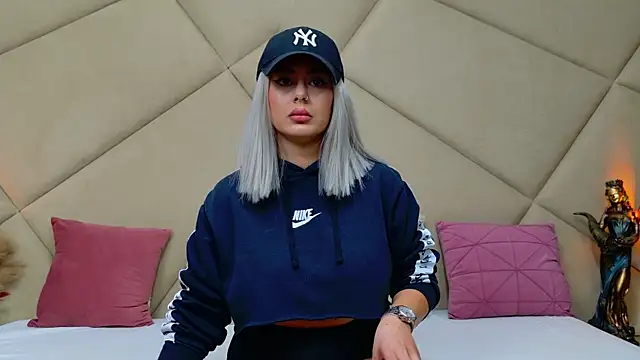 Snapshot of ChloeFrost chatting on 11/21/25, 05:50 ChloeFrost online show from 11/21/25, 05:50