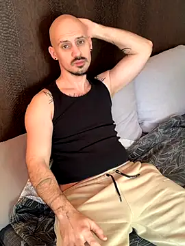 AssHunter4k online show from 11/16/25, 08:20