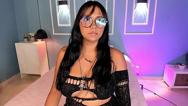 isabella zc online show from 05/26/26, 04:03
