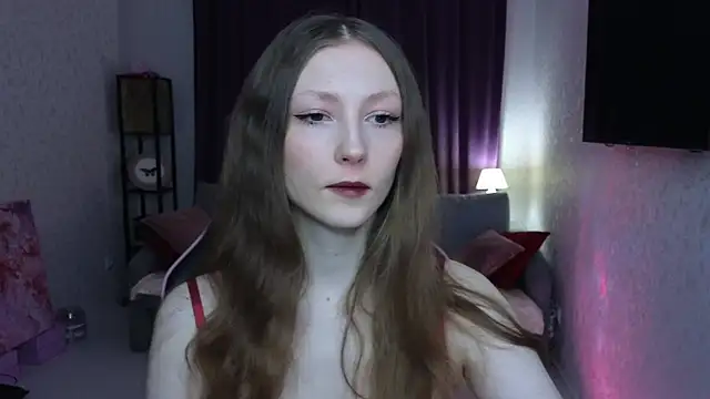 Snapshot of Sweeet_Lilit chatting on 10/18/25, 10:43 Sweeet Lilit online show from 10/18/25, 10:43