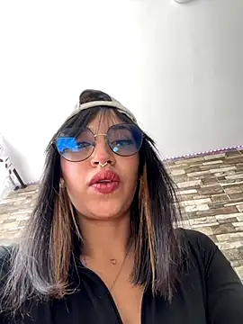 Snapshot of MiaFlamesxxx chatting on 11/27/25, 02:52 MiaFlamesxxx online show from 11/27/25, 02:52