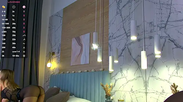 Snapshot of AmberShays chatting on 03/04/25, 09:11 AmberShays online show from 03/04/25, 09:11