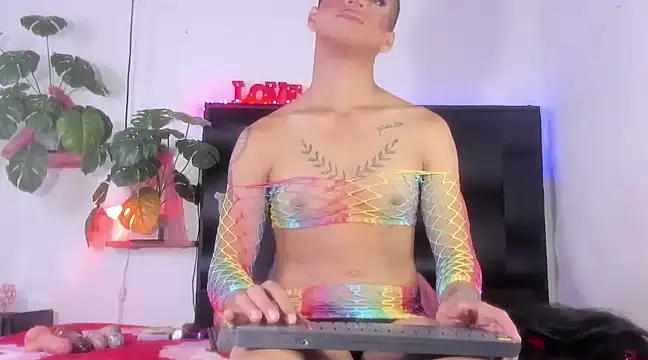 CarolayIndriago online show from 03/16/25, 02:33