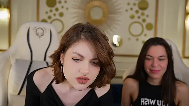 Snapshot of Roxi_Twix chatting on 01/29/25, 06:50 Roxi Twix online show from 01/29/25, 06:50