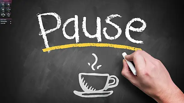 Snapshot of Roxi_Twix chatting on 02/09/25, 03:01 Roxi Twix online show from 02/09/25, 03:01