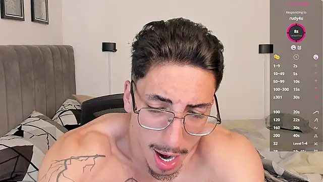 Snapshot of dylanspencer28 chatting on 01/30/25, 02:38 dylanspencer28 online show from 01/30/25, 02:38