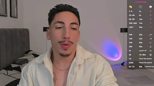 Snapshot of dylanspencer28 chatting on 02/08/25, 11:24 dylanspencer28 online show from 02/08/25, 11:24