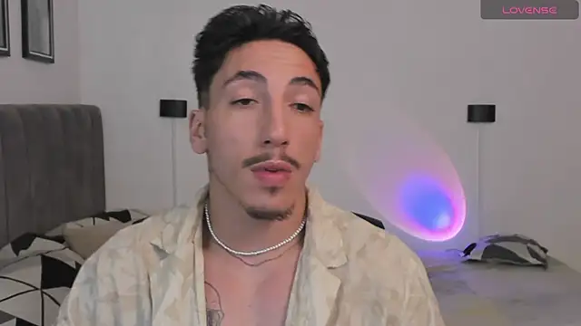 Snapshot of dylanspencer28 chatting on 02/17/25, 02:09 dylanspencer28 online show from 02/17/25, 02:09