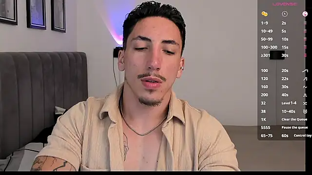 Snapshot of dylanspencer28 chatting on 02/19/25, 07:27 dylanspencer28 online show from 02/19/25, 07:27