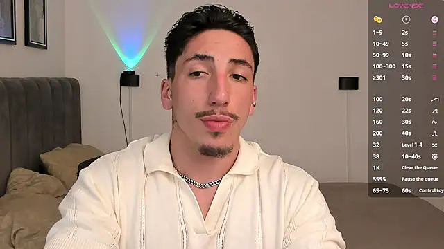 Snapshot of dylanspencer28 chatting on 02/20/25, 10:37 dylanspencer28 online show from 02/20/25, 10:37