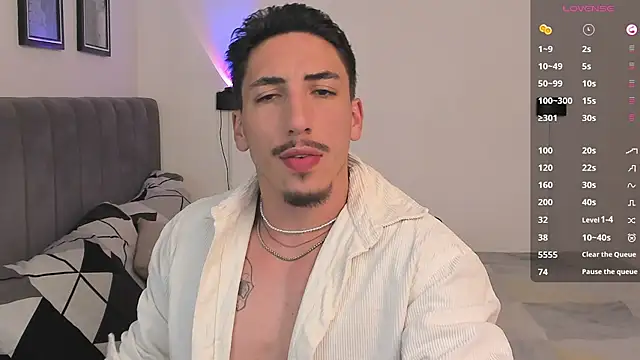 Snapshot of dylanspencer28 chatting on 02/21/25, 11:32 dylanspencer28 online show from 02/21/25, 11:32