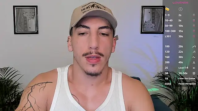 Snapshot of dylanspencer28 chatting on 03/17/25, 11:21 dylanspencer28 online show from 03/17/25, 11:21