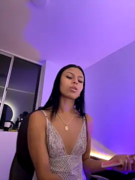 Snapshot of Michell_sr chatting on 10/09/25, 11:36 Michell sr online show from 10/09/25, 11:36